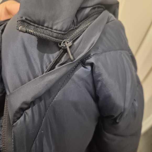 Navy Puffer Jacket - Picture 6 of 7